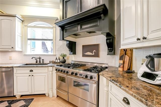 Tahlequah, Oklahoma, 74464, United States, 5 Bedrooms Bedrooms, ,5 BathroomsBathrooms,Residential,For Sale,1982771