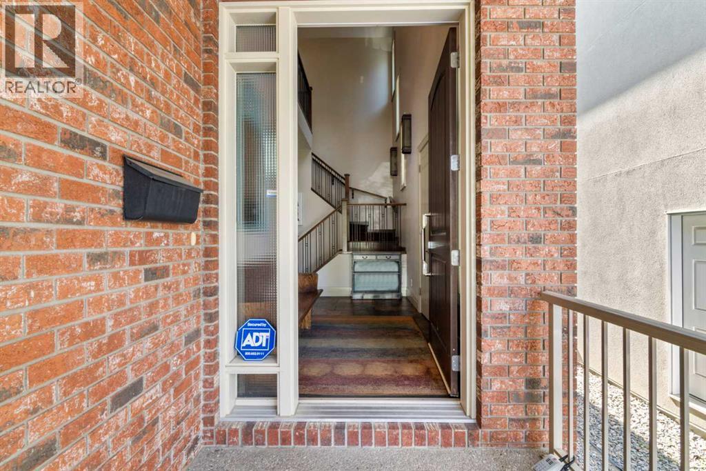 CALGARY, Alberta, T2E 2A7, CA, 5 Bedrooms Bedrooms, ,3 BathroomsBathrooms,Residential,For Sale,1947976
