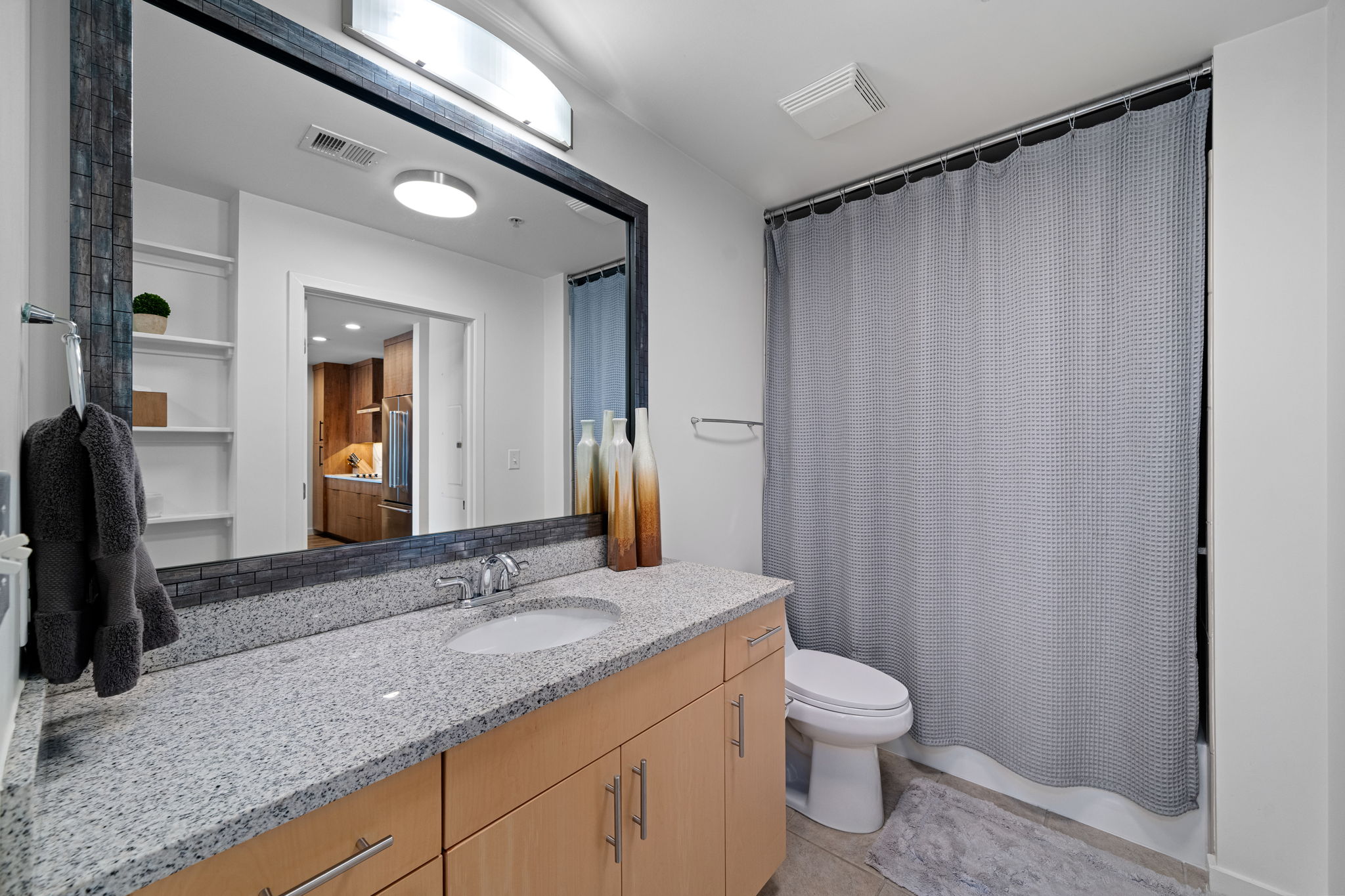  Spacious Two Bedroom Residence with Unobstructed Skyline Views - 物件實景