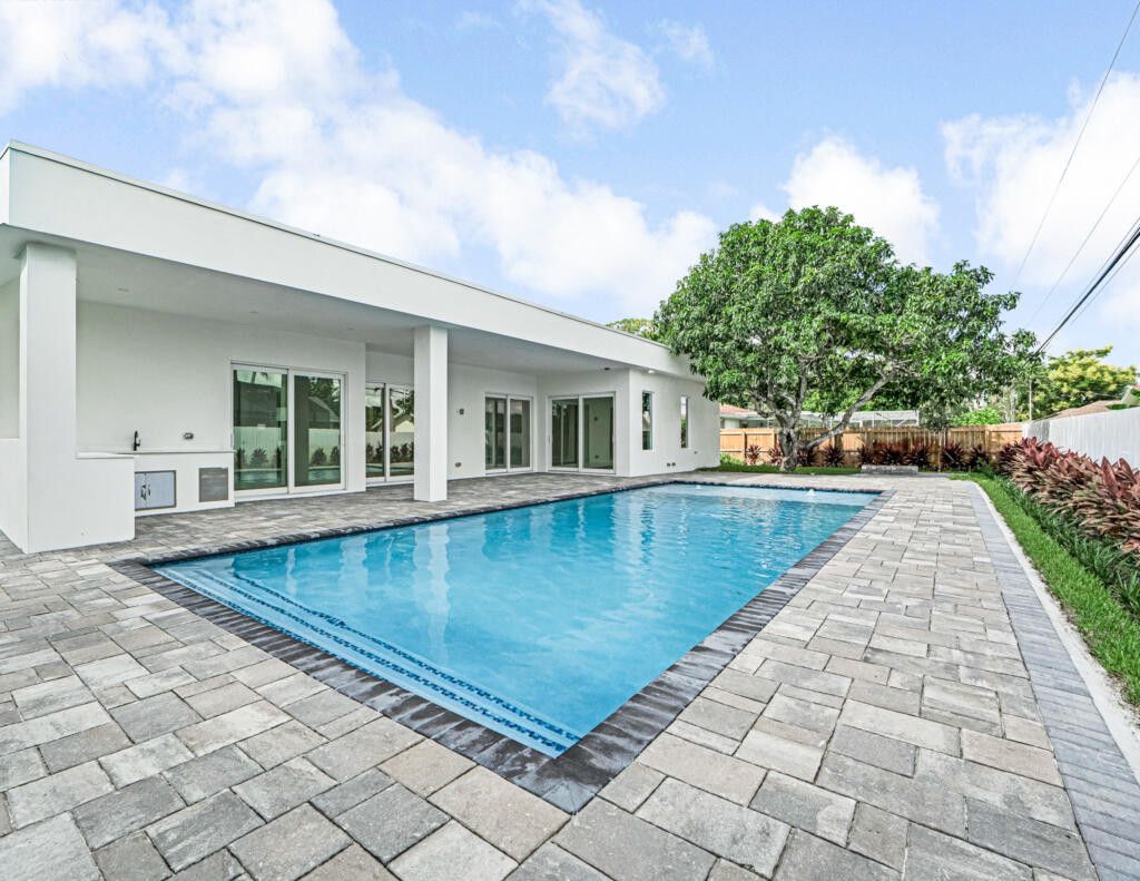 Lake Worth, Florida, 33467, United States, 5 Bedrooms Bedrooms, ,5 BathroomsBathrooms,Residential,For Sale,1982924