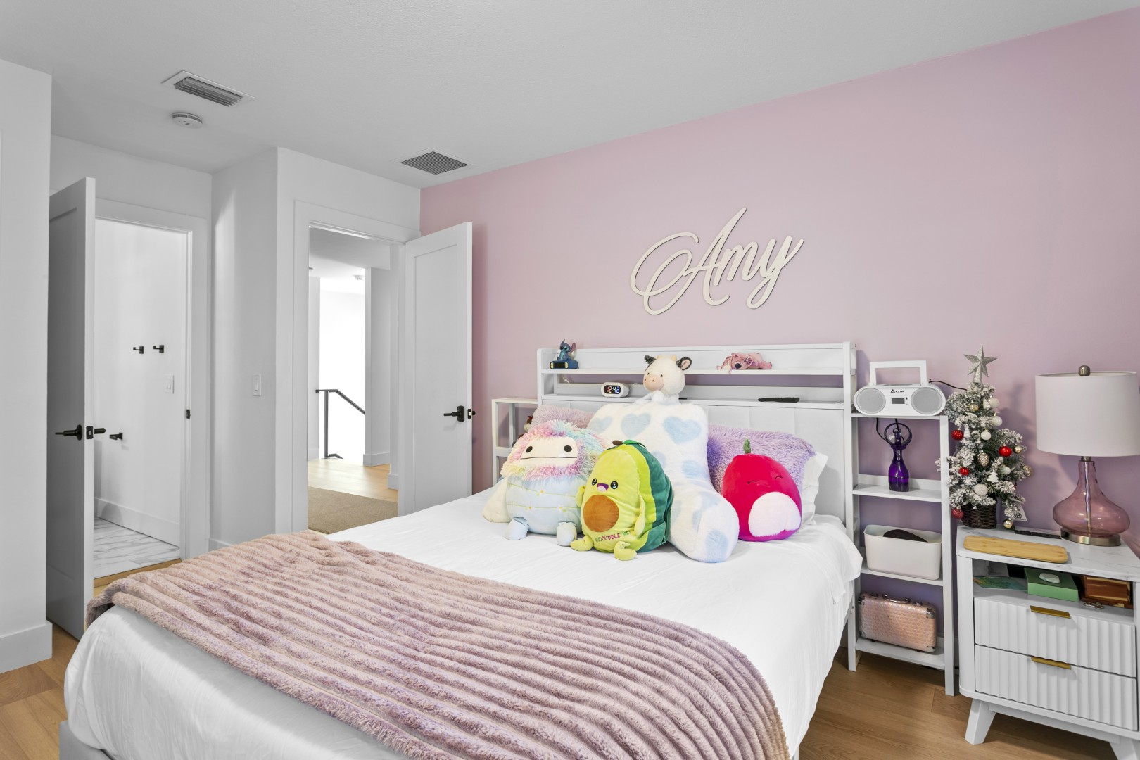 Tampa, Florida, 33629, United States, 4 Bedrooms Bedrooms, ,5 BathroomsBathrooms,Residential,For Sale,2010401