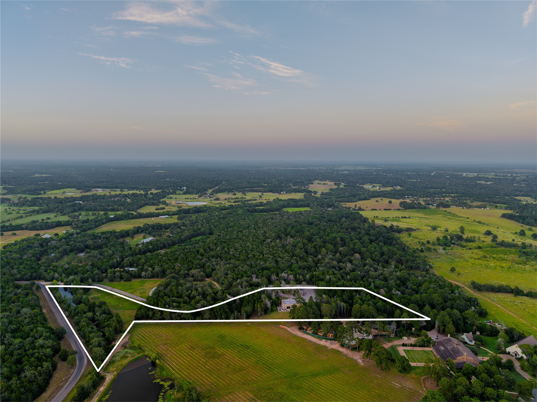  25200 Bernard Road, New Ulm, TX, 78950 - 物件實景