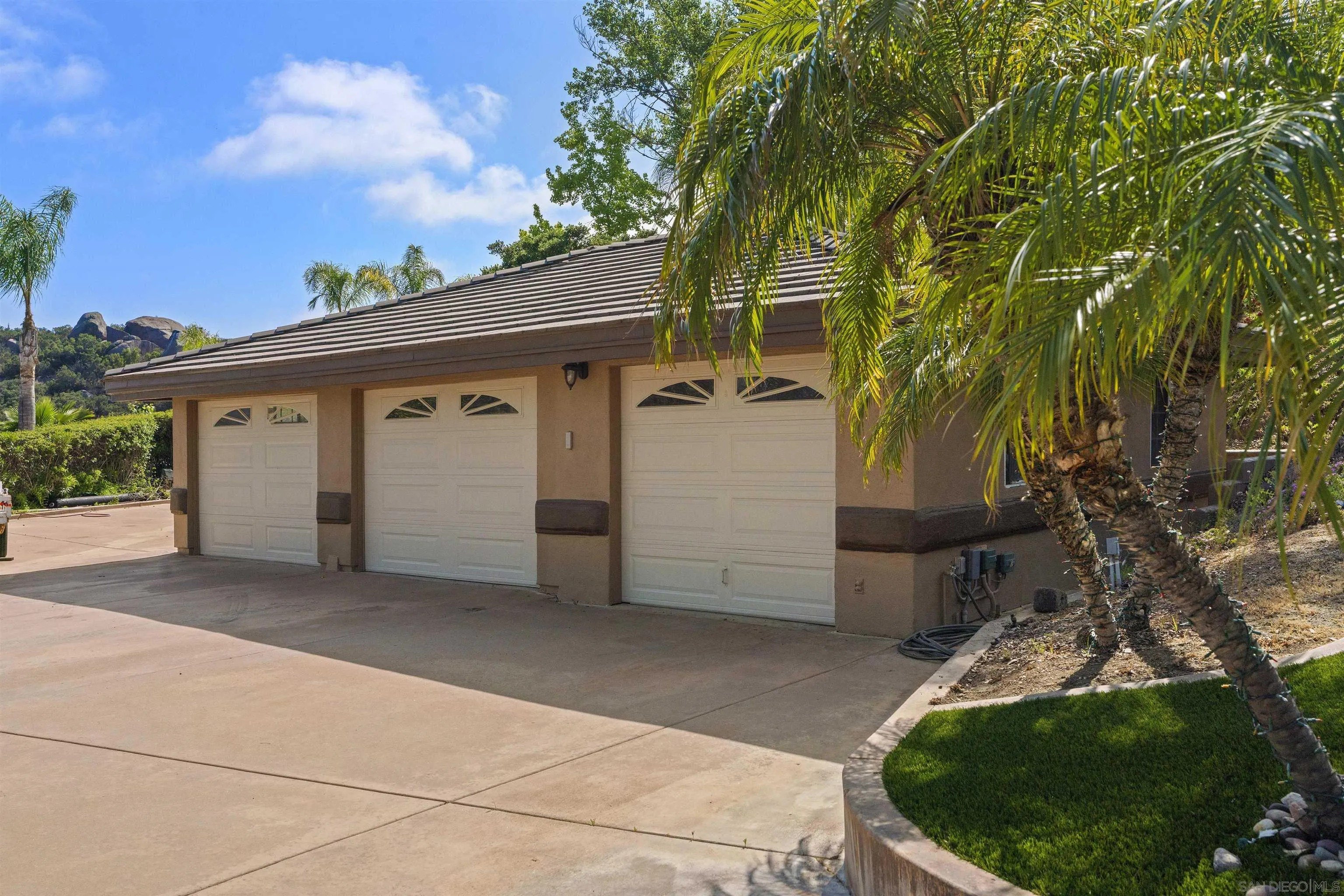 Alpine, California, 91901, United States, 3 Bedrooms Bedrooms, ,5 BathroomsBathrooms,Residential,For Sale,1997111