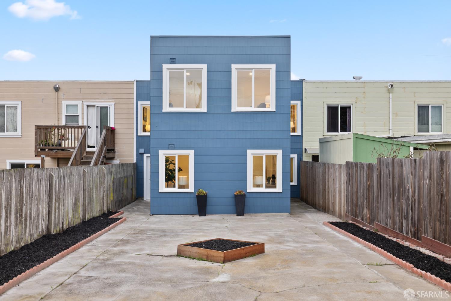 San Francisco, California, 94122, United States, 4 Bedrooms Bedrooms, ,2 BathroomsBathrooms,Residential,For Sale,1987685