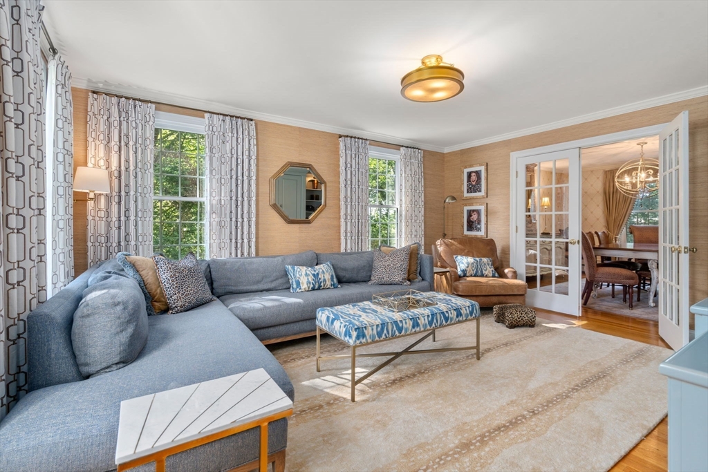 Lynnfield, Massachusetts, 01940, United States, 4 Bedrooms Bedrooms, ,3 BathroomsBathrooms,Residential,For Sale,1900631