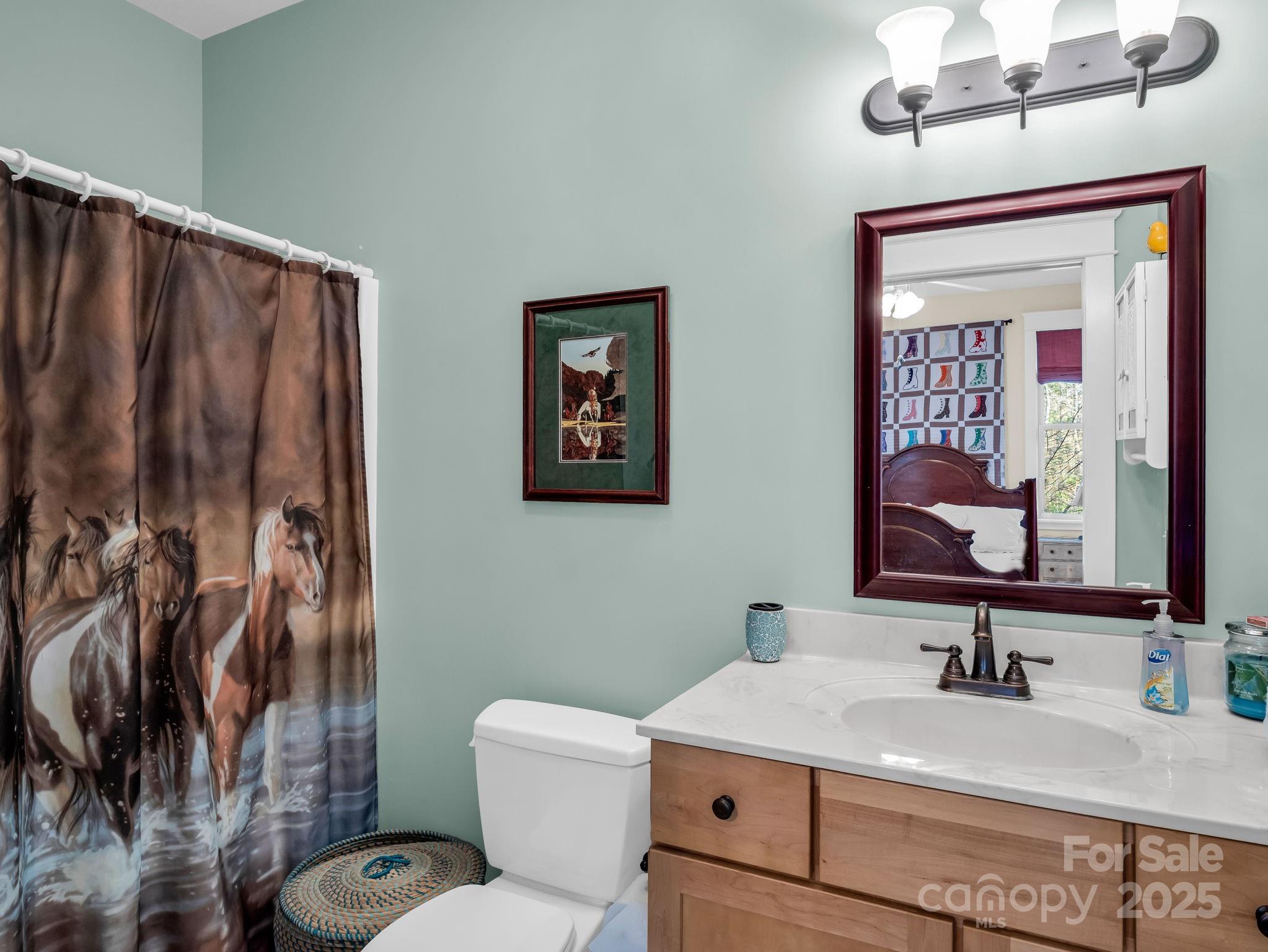 Saluda, North Carolina, 28773, United States, 3 Bedrooms Bedrooms, ,4 BathroomsBathrooms,Residential,For Sale,2002450