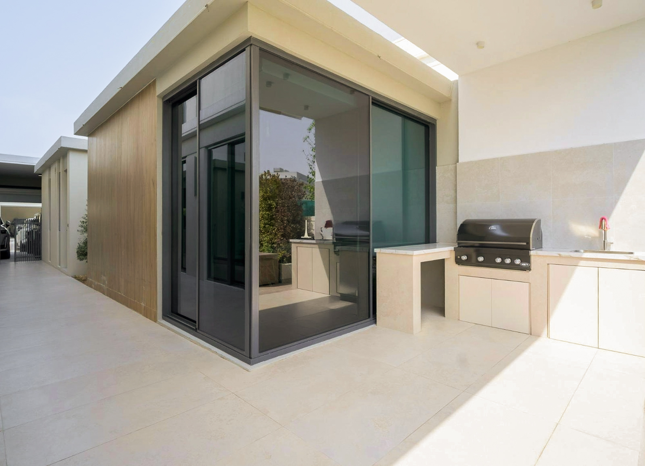  Vast Tilal Al Ghaf Villa with Elegant Upgrades - 物件實景