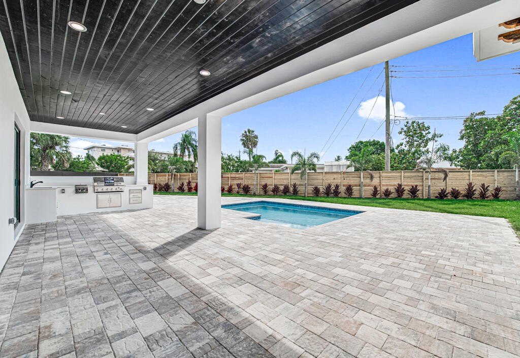 Palm Springs, Florida, 33461, United States, 4 Bedrooms Bedrooms, ,5 BathroomsBathrooms,Residential,For Sale,1835597