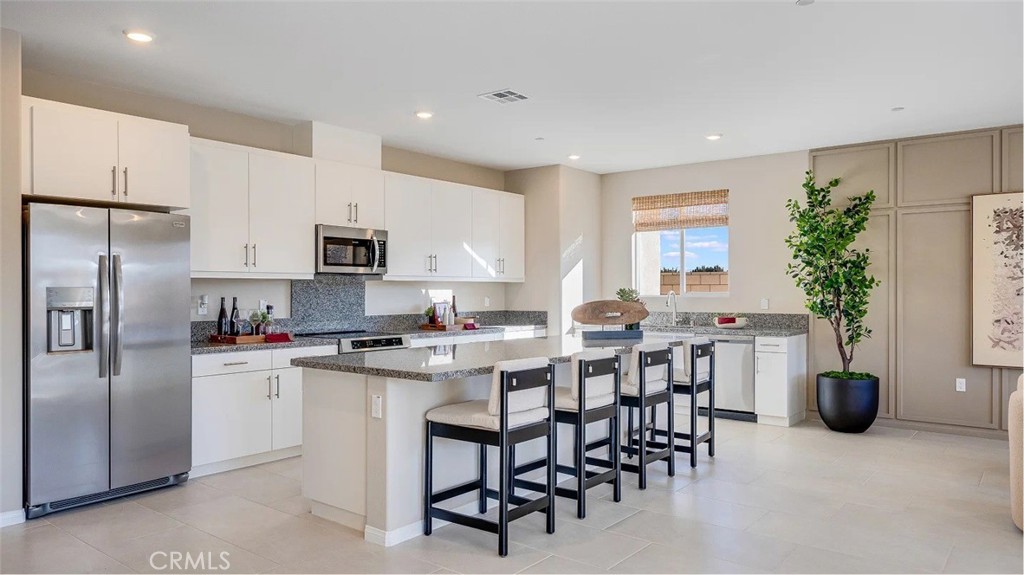 Hesperia, California, 92345, United States, 4 Bedrooms Bedrooms, ,2 BathroomsBathrooms,Residential,For Sale,1930444