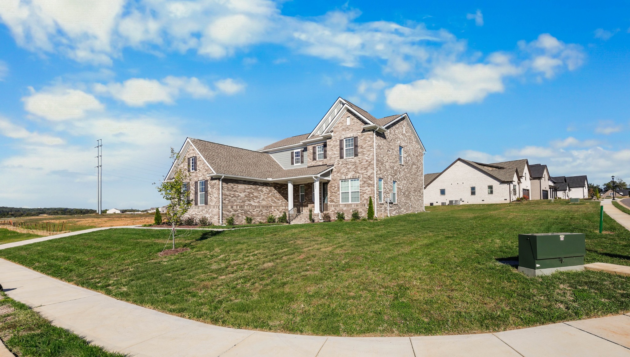 Clarksville, Tennessee, 37043, United States, 5 Bedrooms Bedrooms, ,5 BathroomsBathrooms,Residential,For Sale,1976524