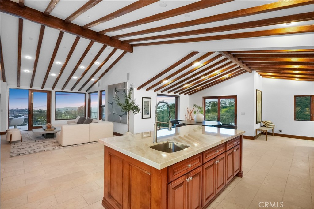 Laguna Beach, California, 92651, United States, 5 Bedrooms Bedrooms, ,6 BathroomsBathrooms,Residential,For Sale,1908512