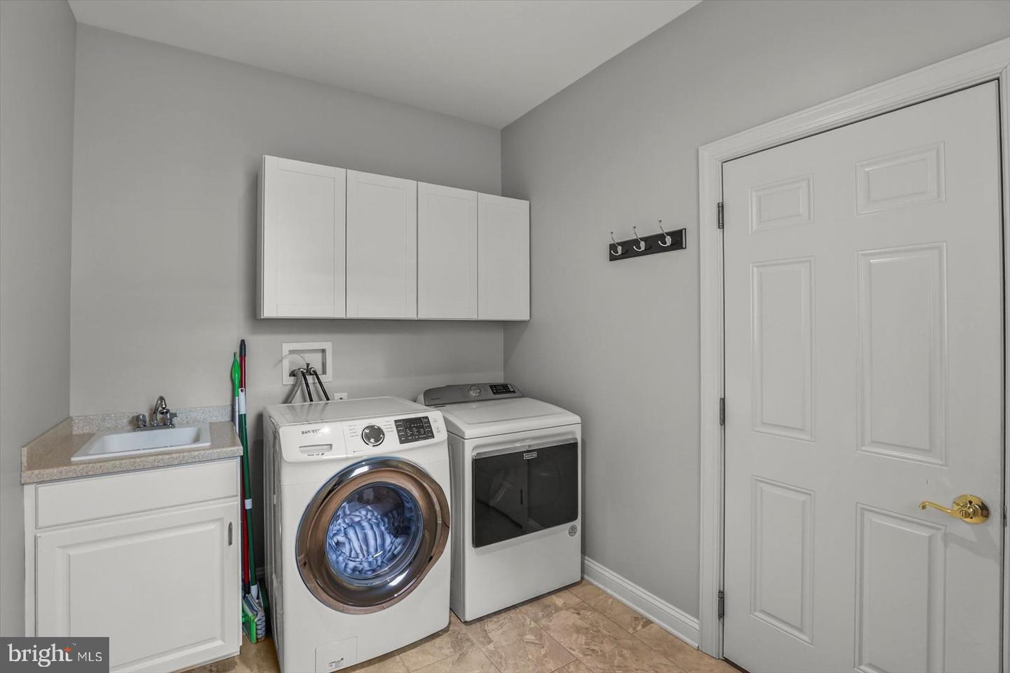 York, Pennsylvania, 17403, United States, 3 Bedrooms Bedrooms, ,3 BathroomsBathrooms,Residential,For Sale,1940325