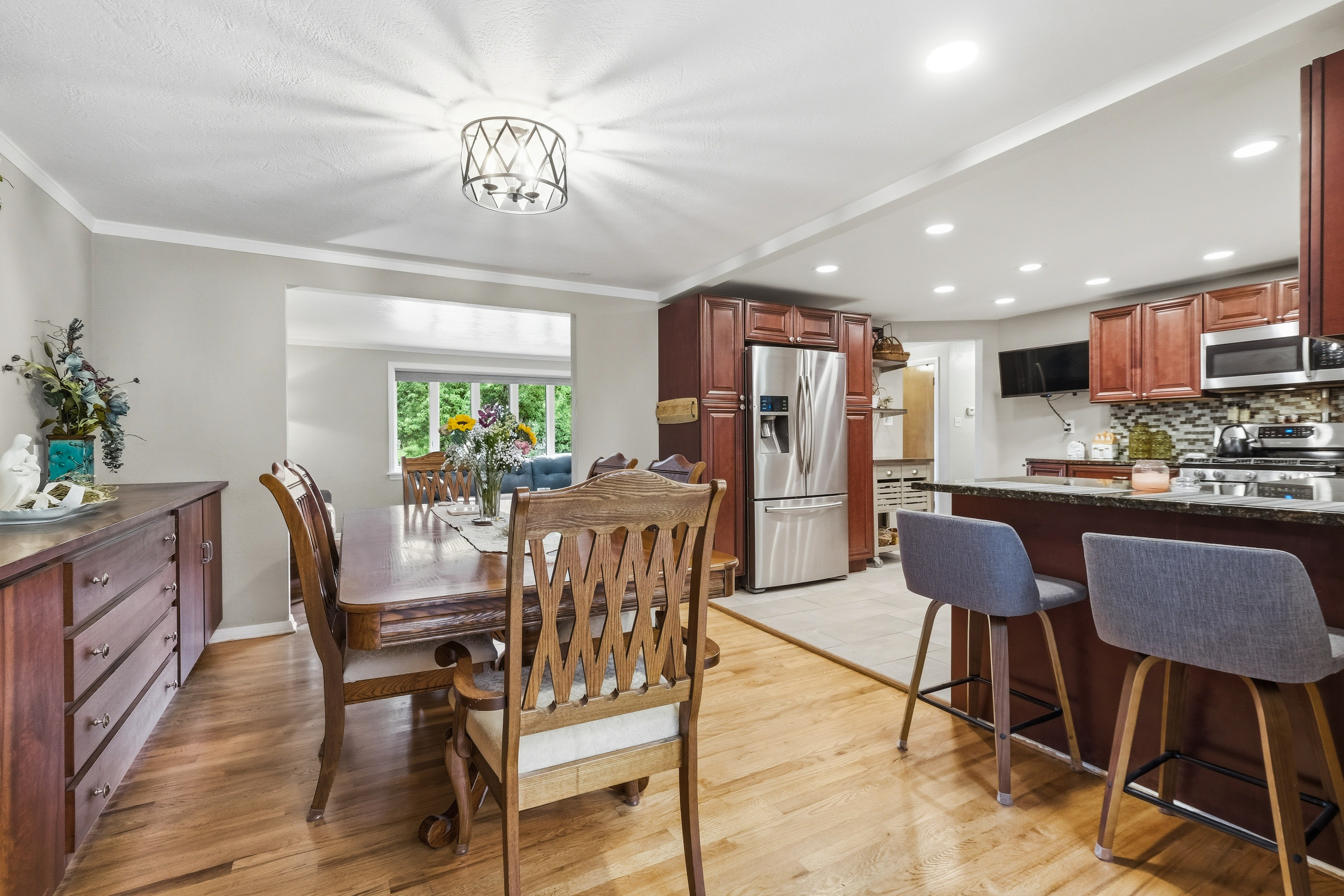  402 Glenrock Drive, Bethel Park, PA 15102 - 物件實景