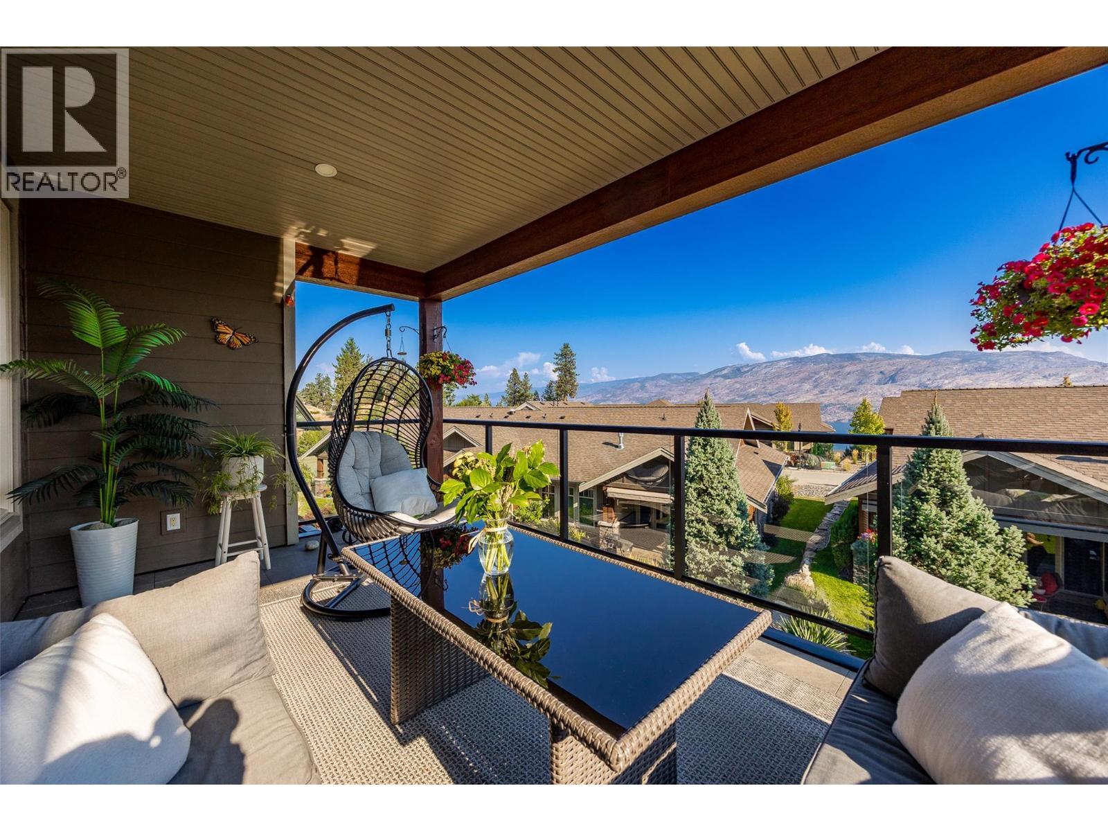 PEACHLAND, British Columbia, V0H 1X5, CA, 3 Bedrooms Bedrooms, ,2 BathroomsBathrooms,Residential,For Sale,1951161