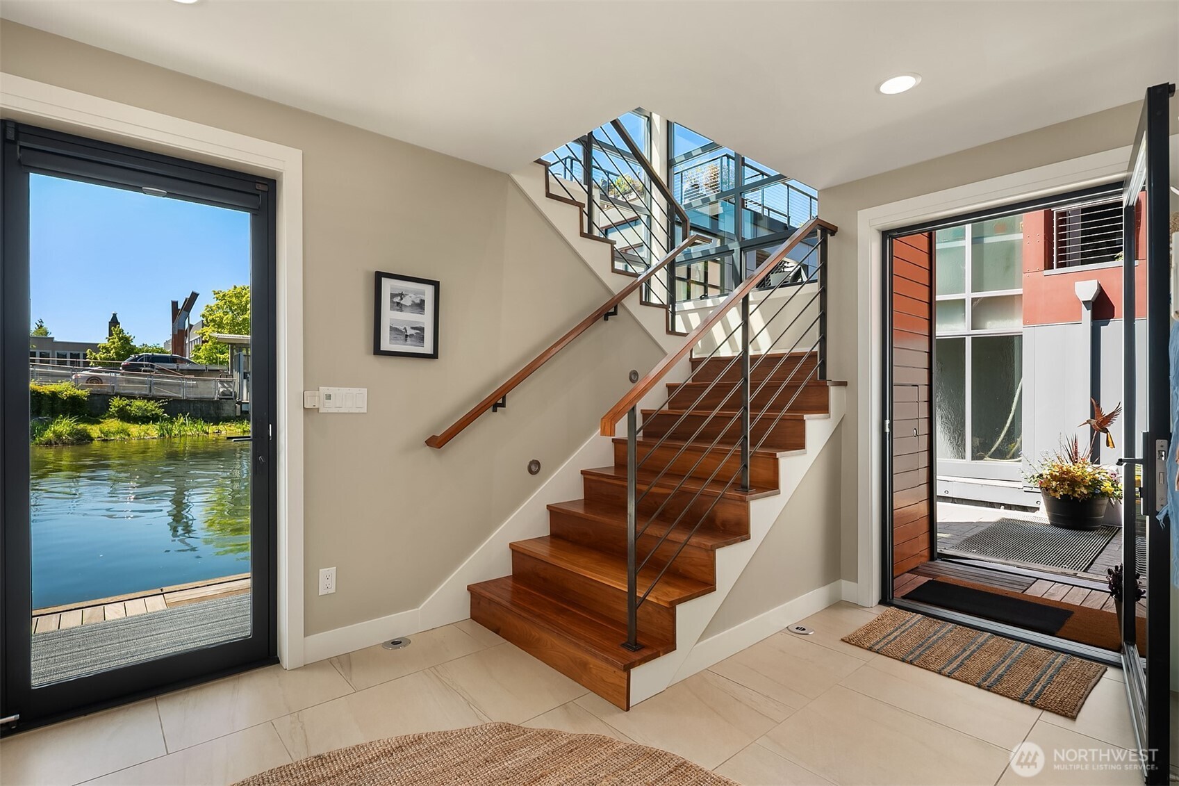Seattle, Washington, 98102, United States, 3 Bedrooms Bedrooms, ,2 BathroomsBathrooms,Residential,For Sale,1804220