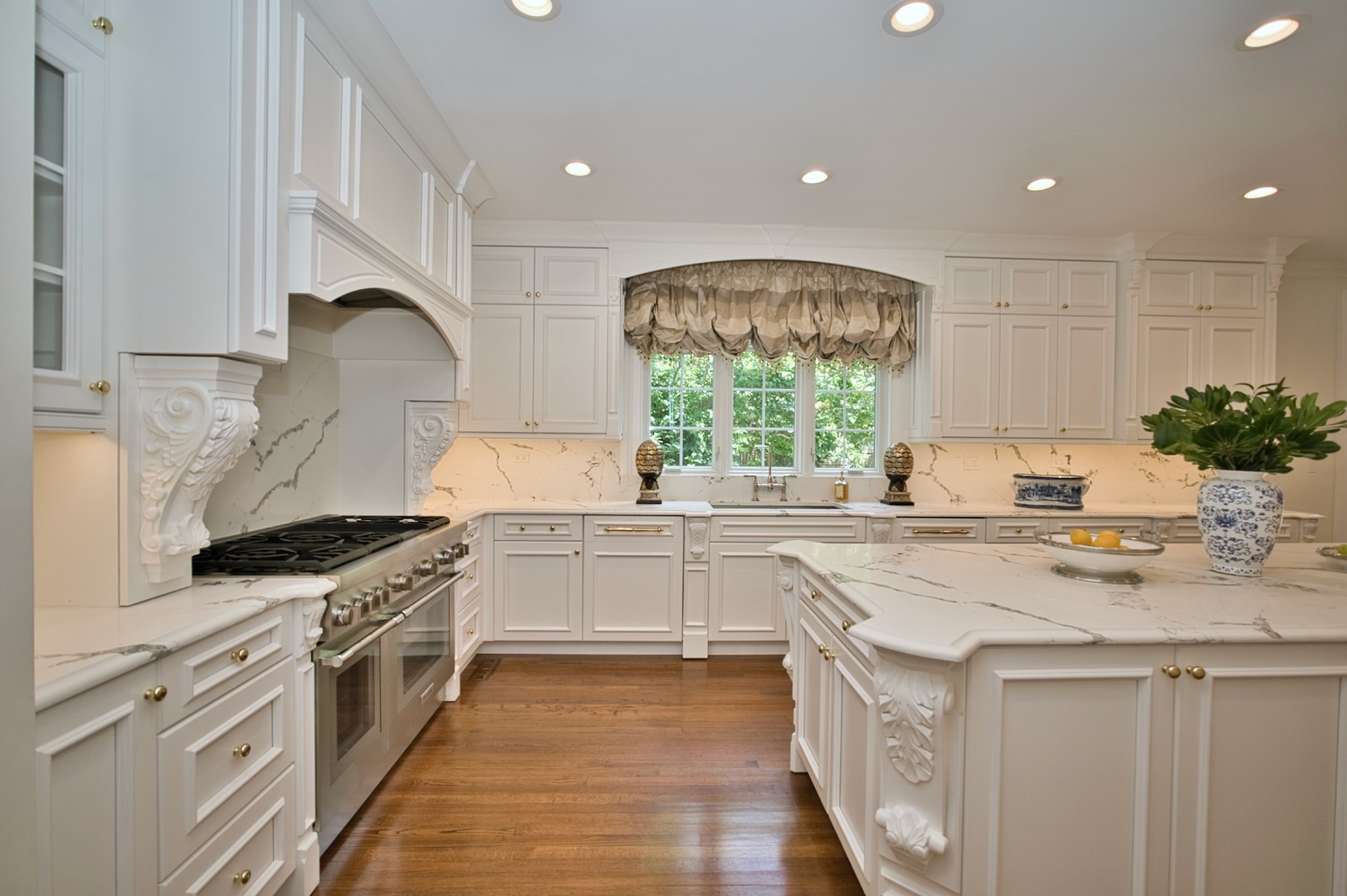 Lake Forest, Illinois, 60045, United States, 4 Bedrooms Bedrooms, ,5 BathroomsBathrooms,Residential,For Sale,2038354