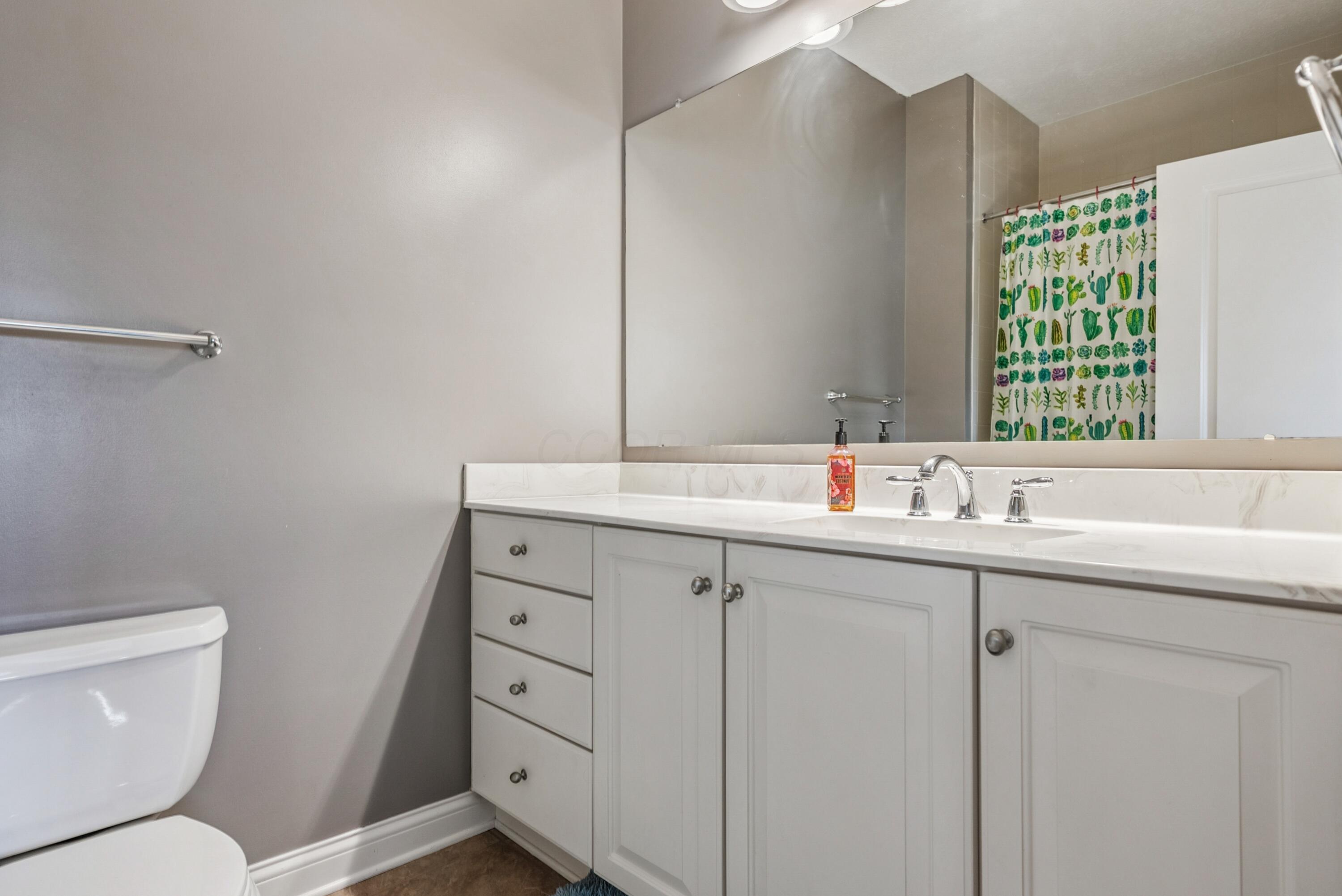 New Albany, Ohio, 43054, United States, 4 Bedrooms Bedrooms, ,5 BathroomsBathrooms,Residential,For Sale,1991111