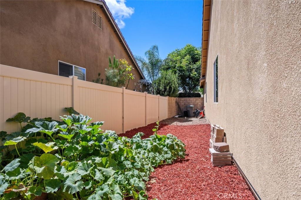 Murrieta, California, 92563, United States, 4 Bedrooms Bedrooms, ,2 BathroomsBathrooms,Residential,For Sale,2002097