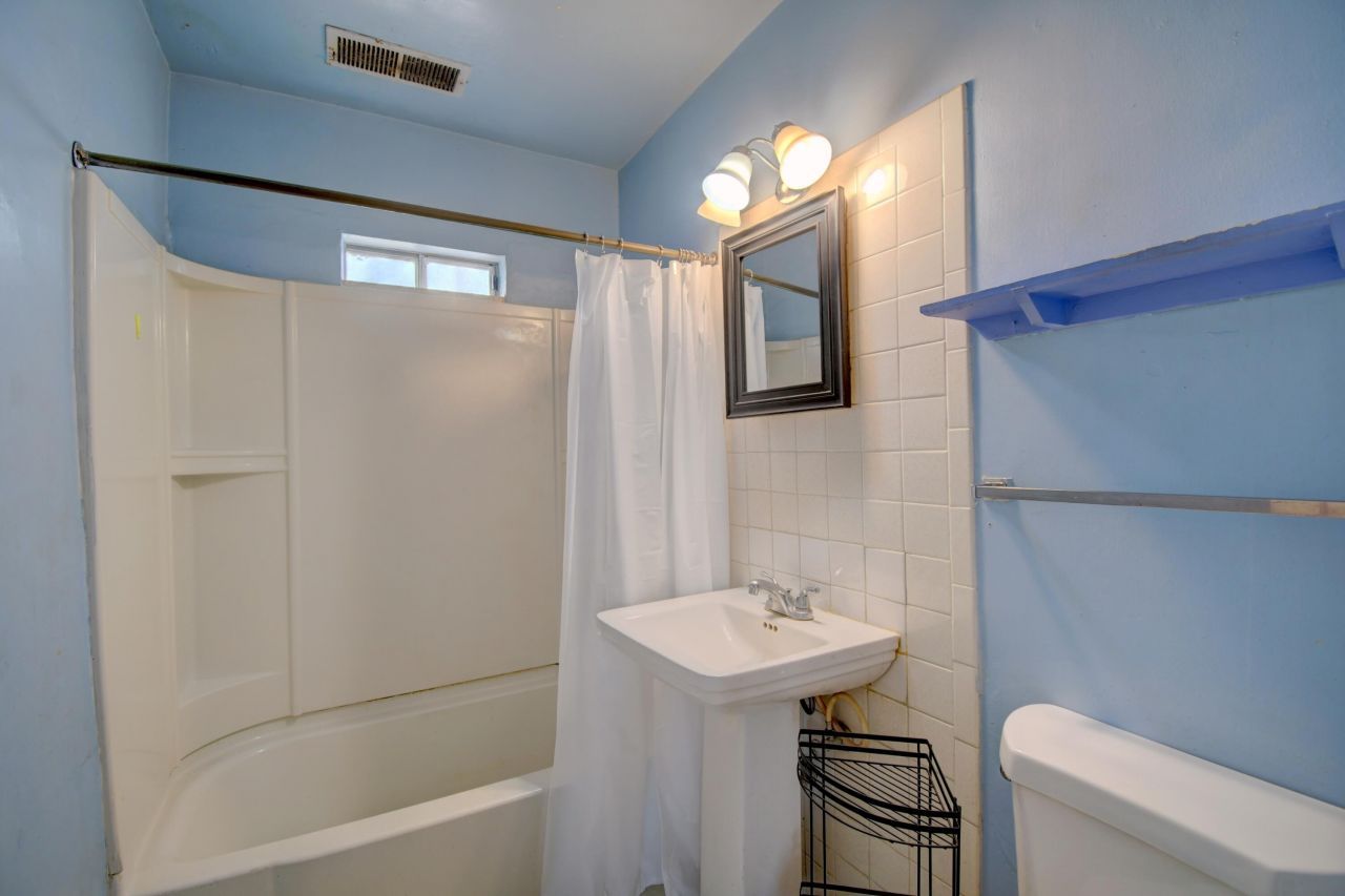 Albuquerque, New Mexico, 87106, United States, 2 Bedrooms Bedrooms, ,Residential,For Sale,1964025