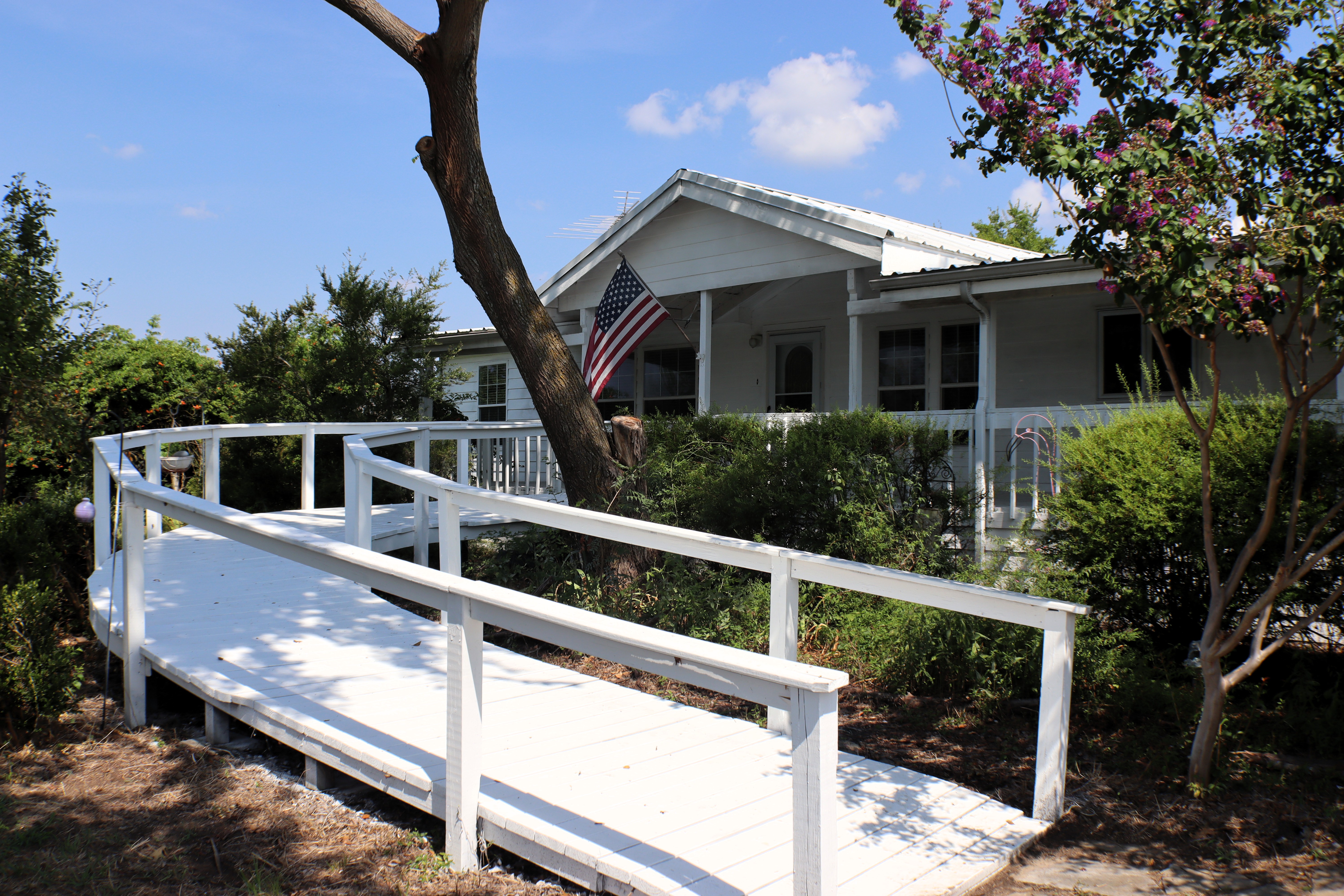 Greenville, Texas, 75402, United States, 3 Bedrooms Bedrooms, ,2 BathroomsBathrooms,Residential,For Sale,1978816