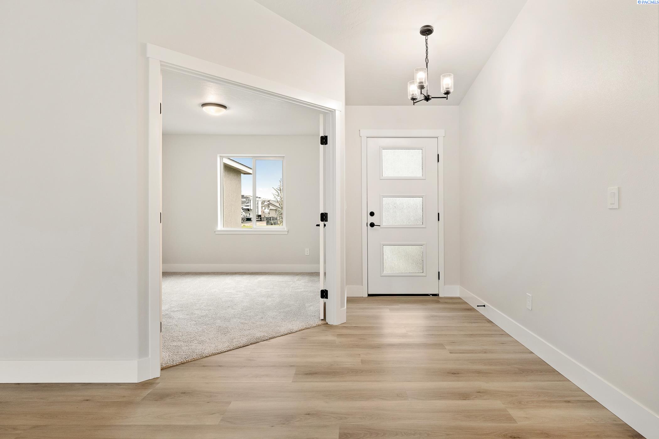 Pasco, Washington, 99301, United States, 4 Bedrooms Bedrooms, ,1 BathroomBathrooms,Residential,For Sale,1874983