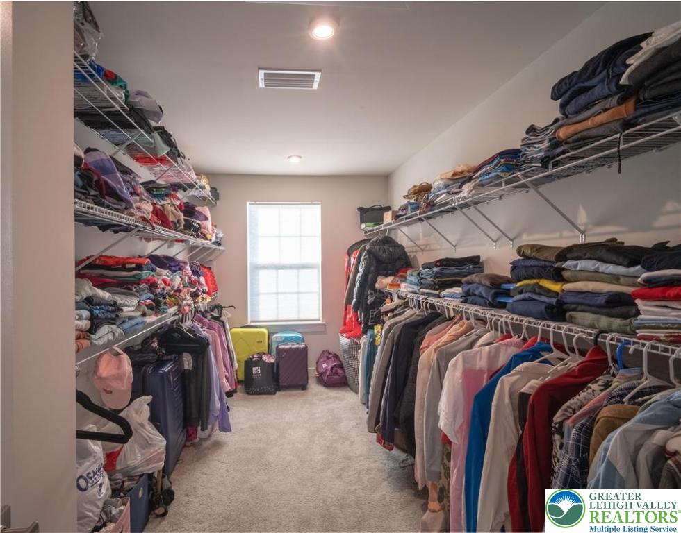 North Catasauqua Bor, Pennsylvania, 18032, United States, 4 Bedrooms Bedrooms, ,4 BathroomsBathrooms,Residential,For Sale,2001673