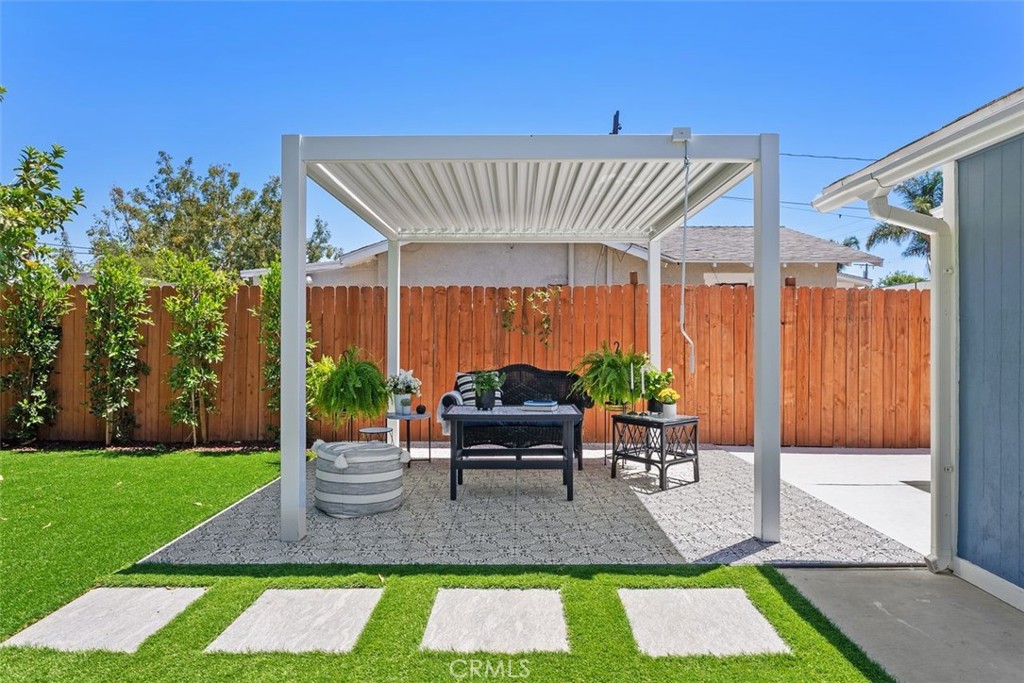 Santa Ana, California, 92701, United States, 5 Bedrooms Bedrooms, ,3 BathroomsBathrooms,Residential,For Sale,1837715