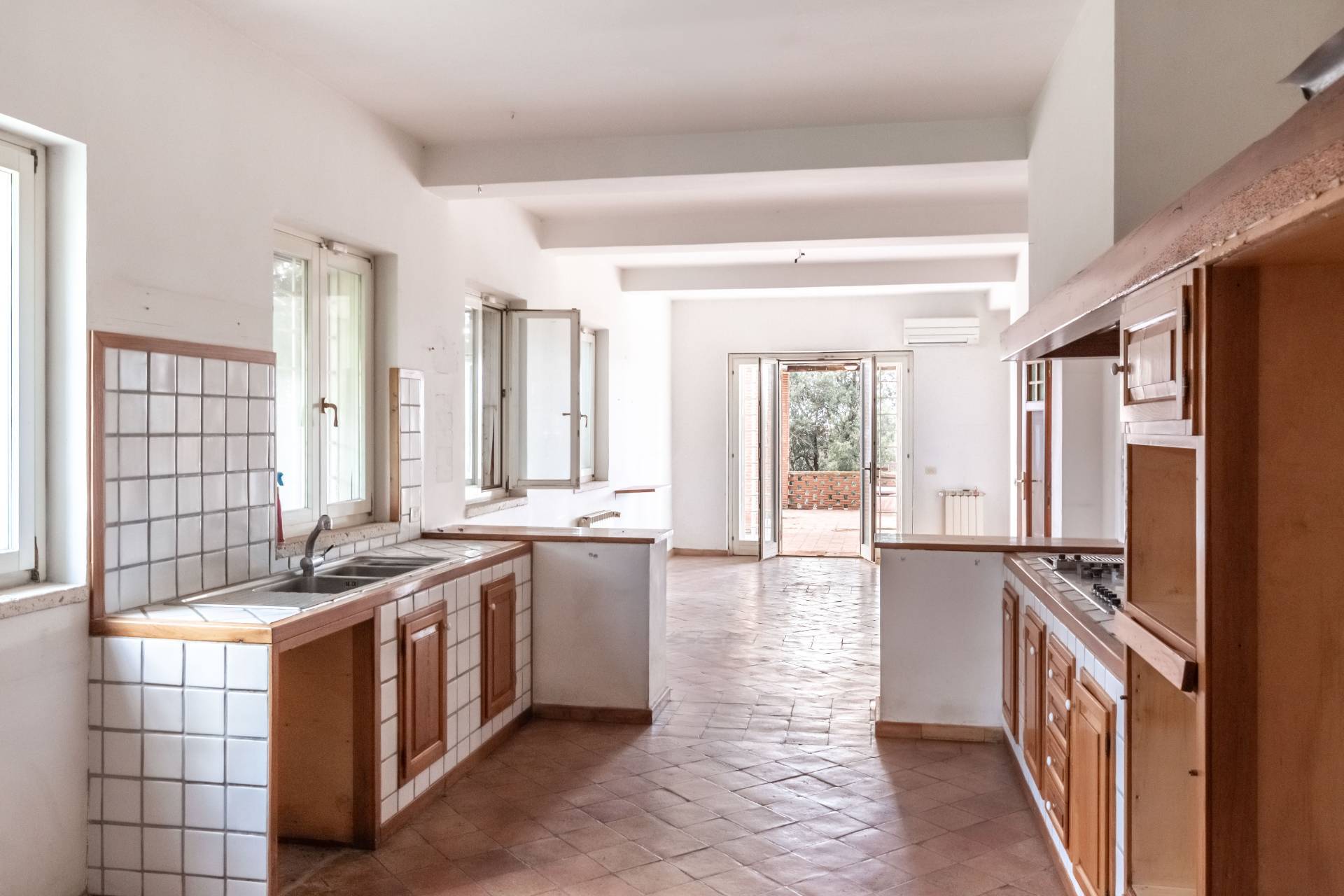Fiumicino, Roma, 00054, IT, 10 Bedrooms Bedrooms, ,8 BathroomsBathrooms,Residential,For Sale,1940363