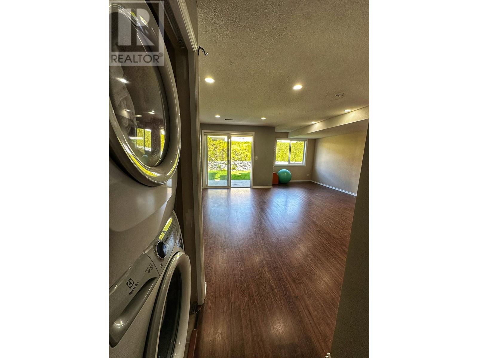 VERNON, British Columbia, V1H 1Z5, CA, 3 Bedrooms Bedrooms, ,2 BathroomsBathrooms,Residential,For Sale,1913509