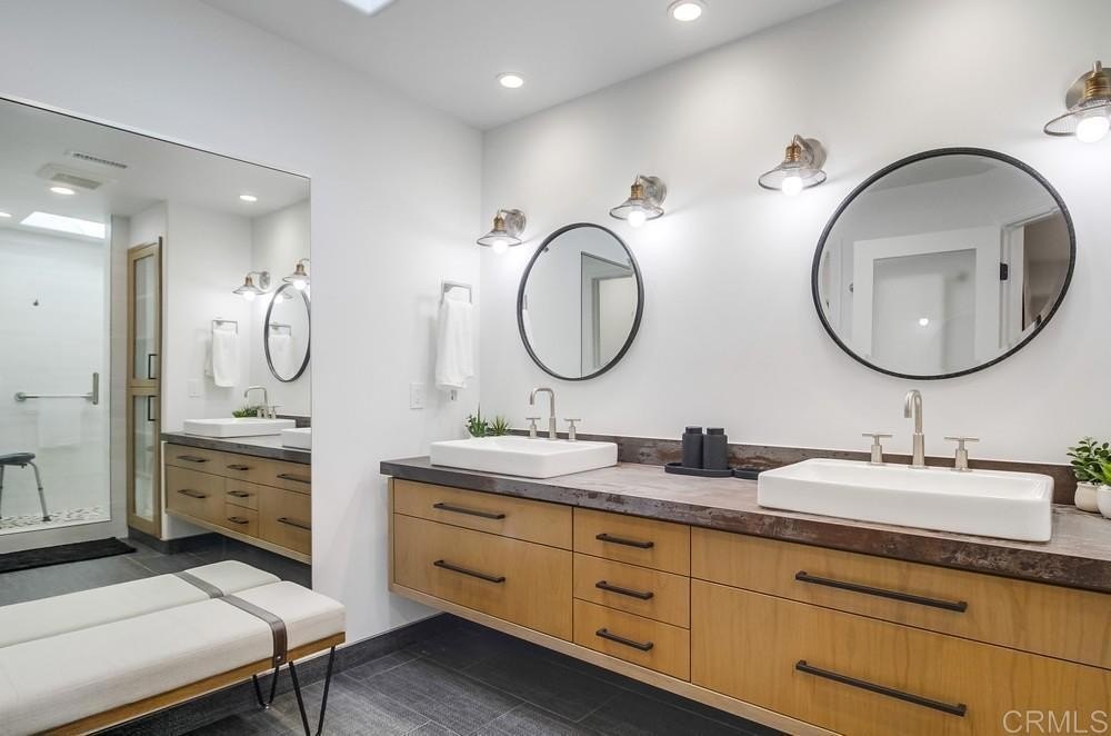 Coronado, California, 92118, United States, 2 Bedrooms Bedrooms, ,2 BathroomsBathrooms,Residential,For Sale,1794986