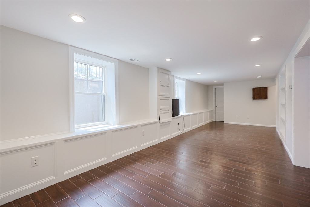 Ashland, Massachusetts, 01721, United States, 3 Bedrooms Bedrooms, ,3 BathroomsBathrooms,Residential,For Sale,1978848