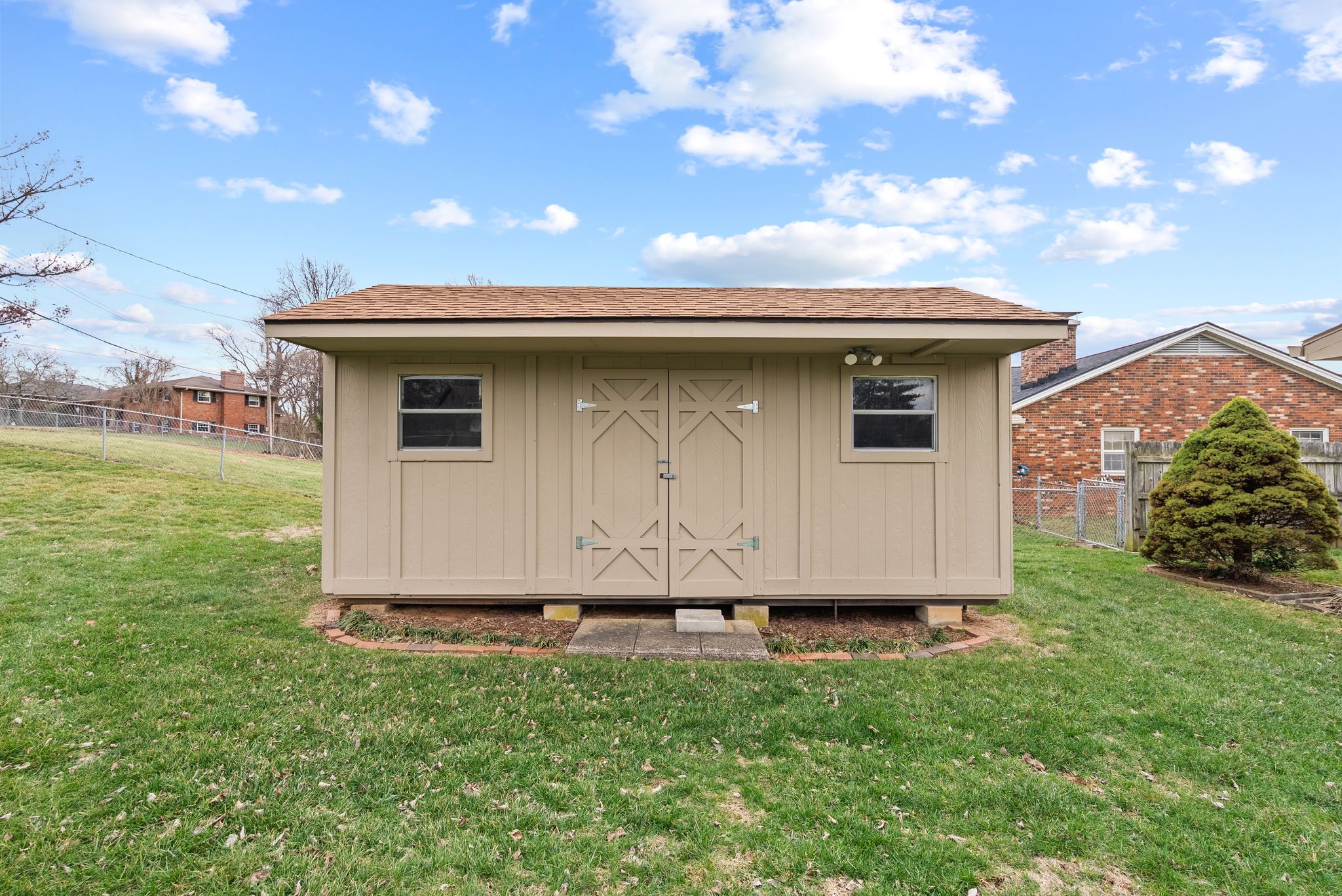  697 Cindy Blair Way - 物件實景