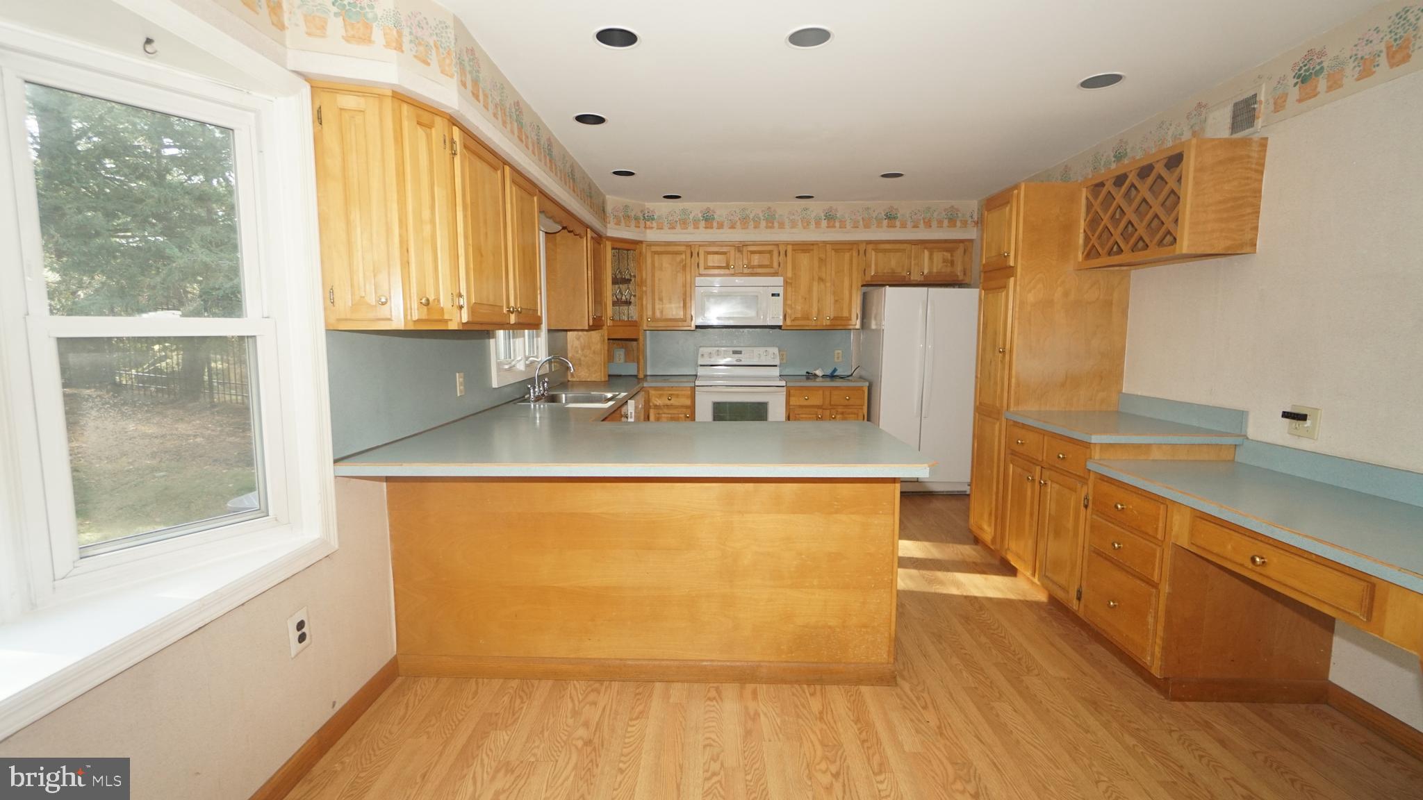 YARDLEY, Pennsylvania, 19067, United States, 4 Bedrooms Bedrooms, ,3 BathroomsBathrooms,Residential,For Sale,1988556