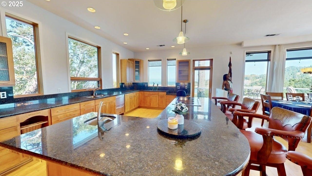 Gold Beach, Oregon, 97444, United States, 3 Bedrooms Bedrooms, ,5 BathroomsBathrooms,Residential,For Sale,1974377