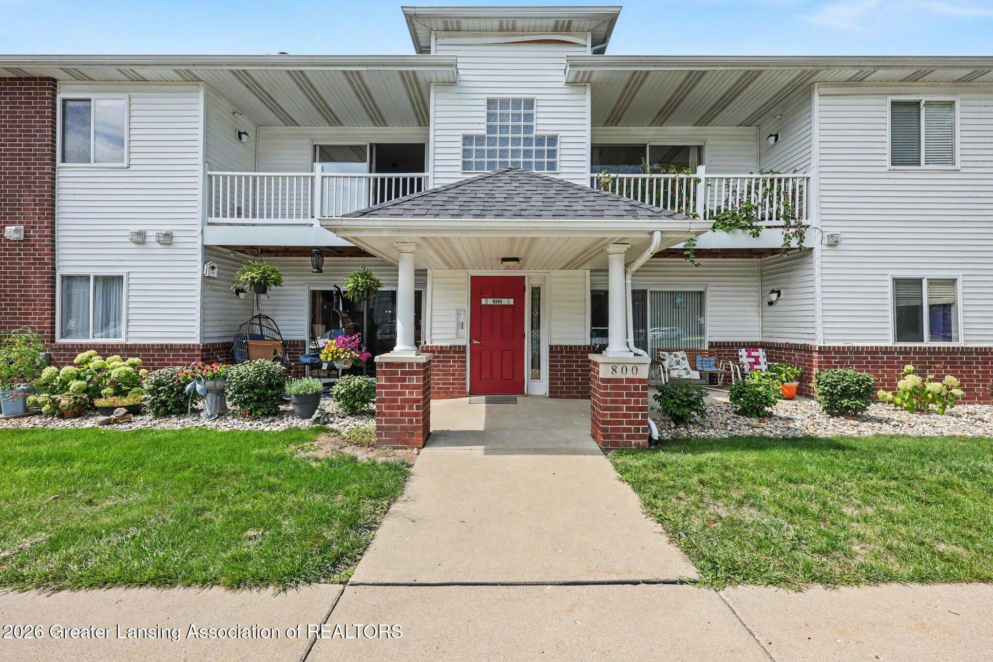 Carom Cir, Mason, MI 48854