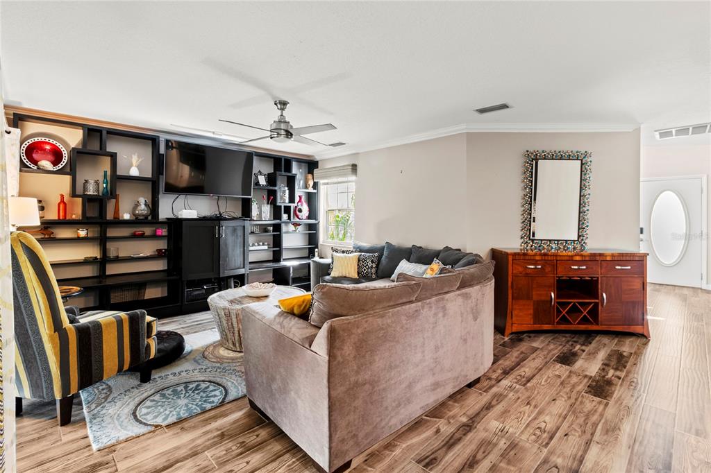 Bradenton, Florida, 34209, United States, 3 Bedrooms Bedrooms, ,3 BathroomsBathrooms,Residential,For Sale,1829594