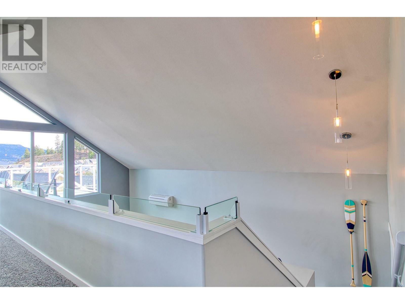 KELOWNA, British Columbia, V1Z 3R8, CA, 3 Bedrooms Bedrooms, ,2 BathroomsBathrooms,Residential,For Sale,1836675