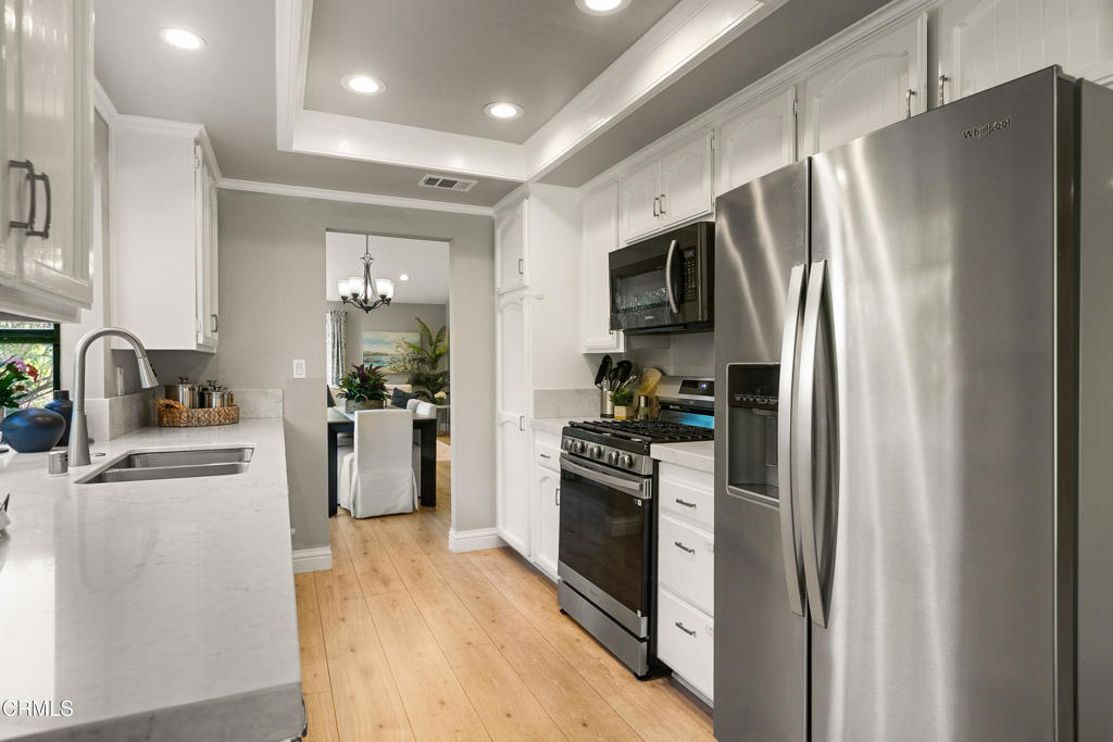 Thousand Oaks, California, 91362, United States, 4 Bedrooms Bedrooms, ,2 BathroomsBathrooms,Residential,For Sale,1988089