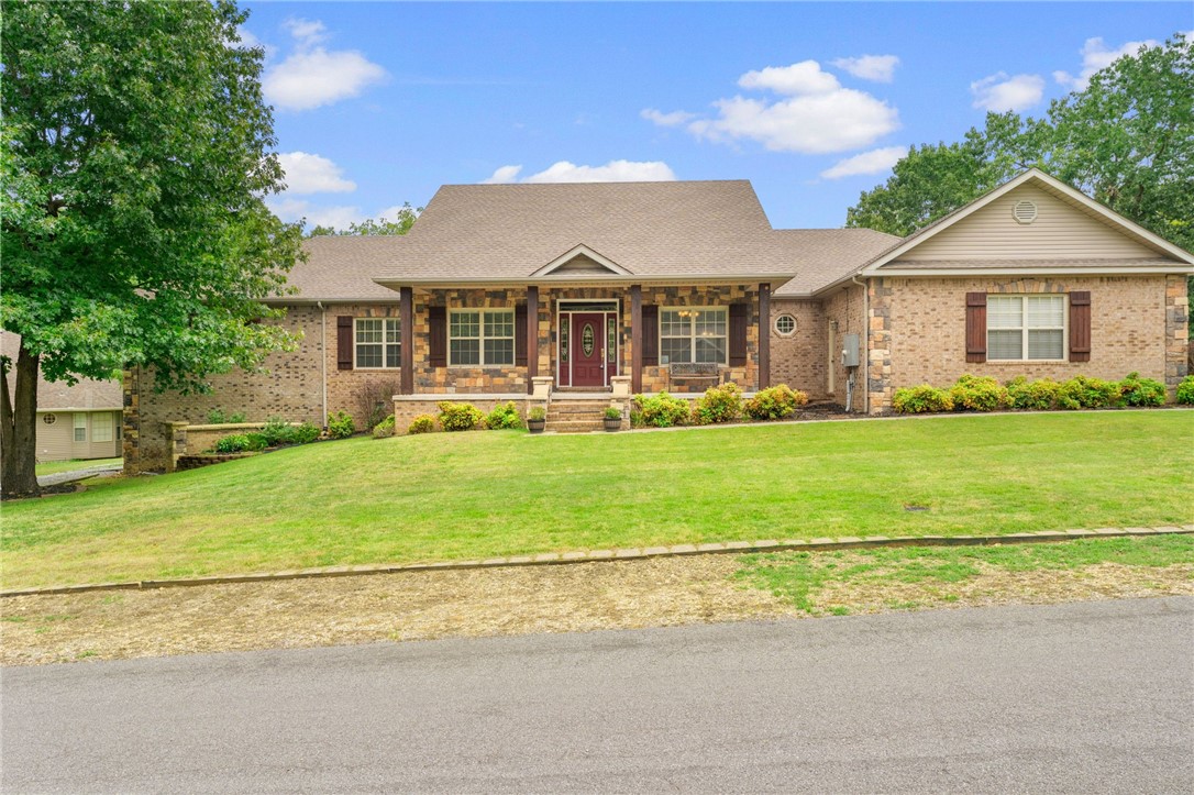 Bella Vista, Arkansas, 72715, United States, 3 Bedrooms Bedrooms, ,4 BathroomsBathrooms,Residential,For Sale,1942252