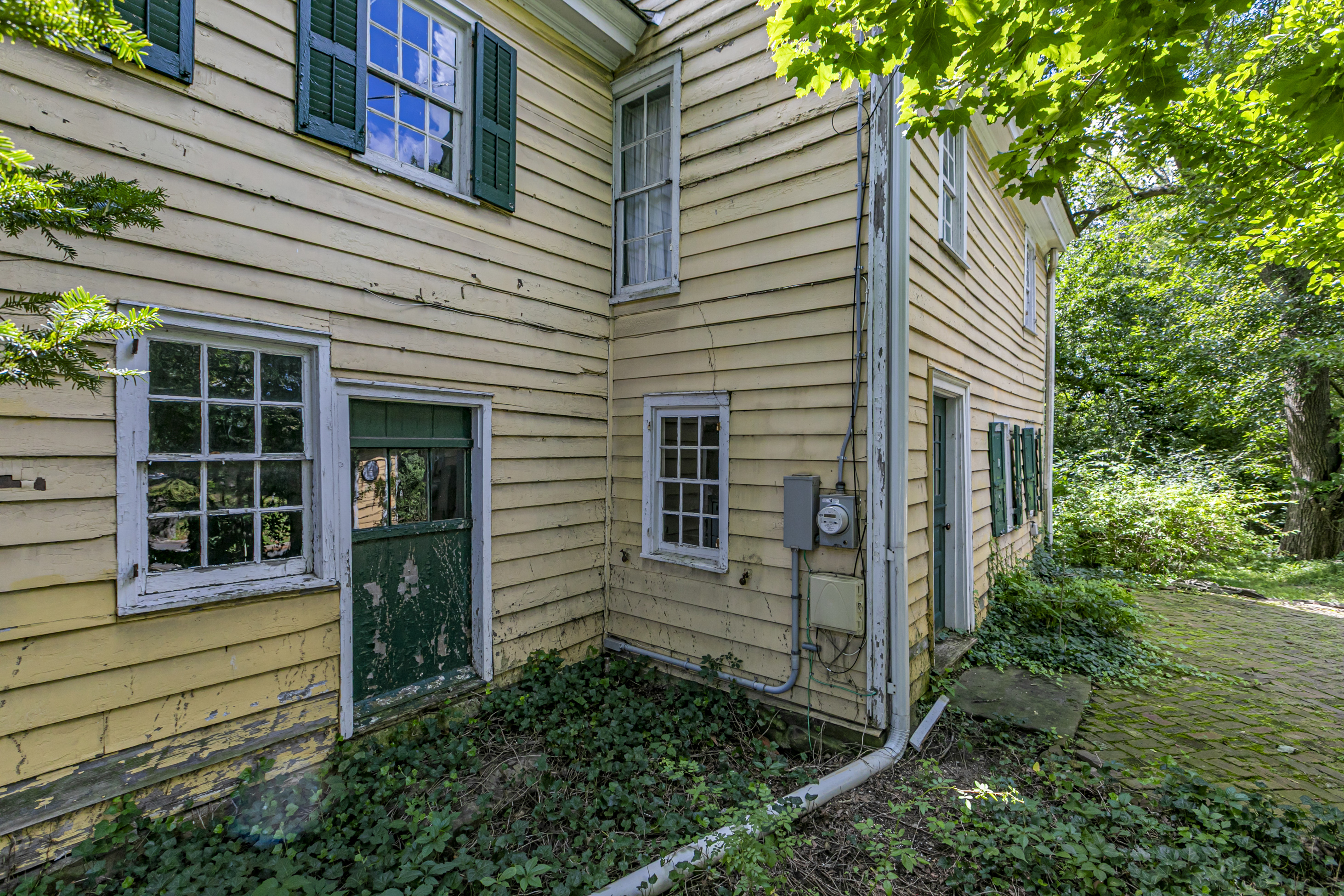  An Early American Treasure on a Lovely Lot with a Barn - 物件實景