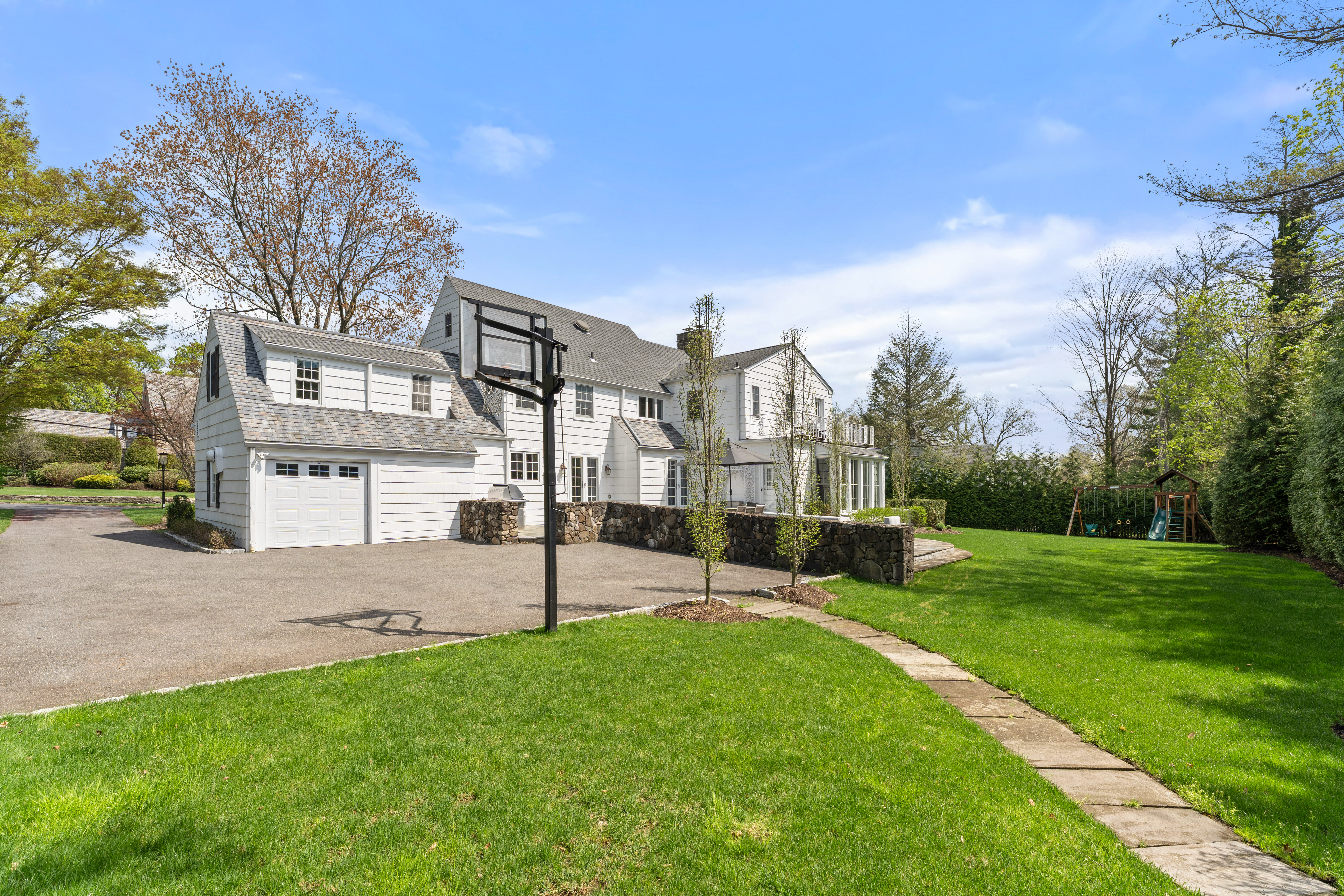  Offering timeless design, refined finishes, and exceptional comfort. - 物件實景