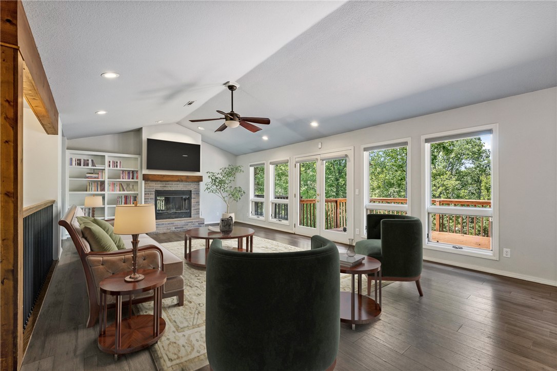 Rogers, Arkansas, 72756, United States, 4 Bedrooms Bedrooms, ,3 BathroomsBathrooms,Residential,For Sale,1925135