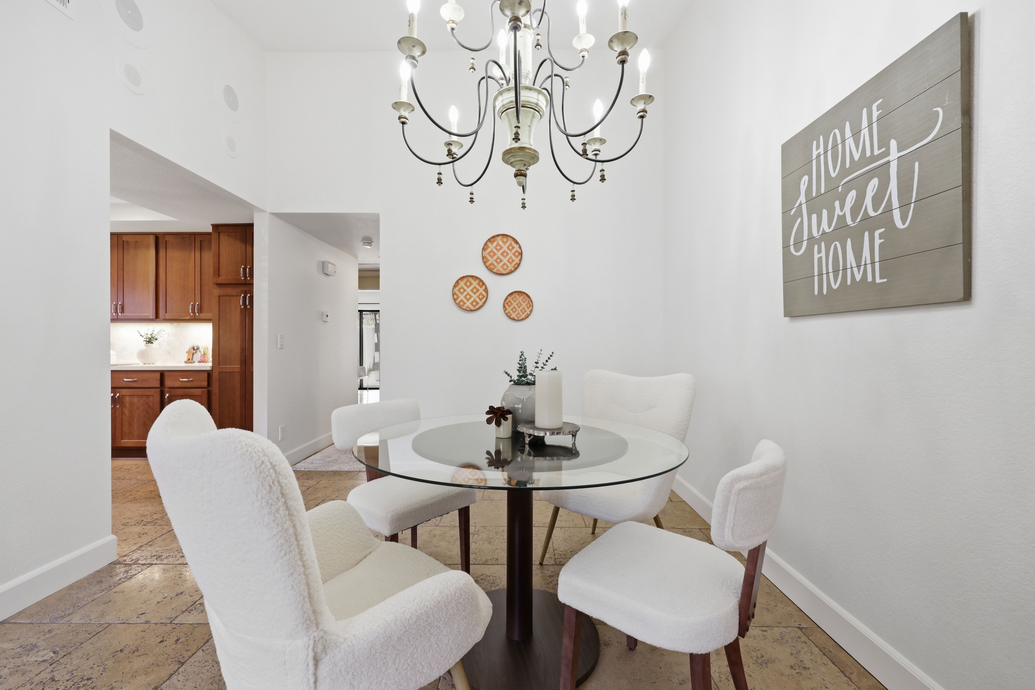  Charming End-Unit in Ojai - 物件實景