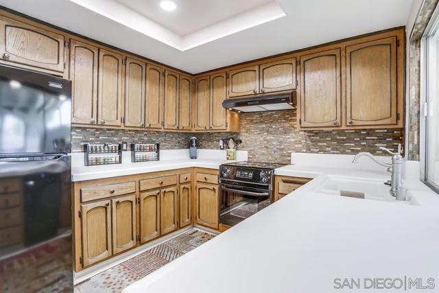 San Diego, California, 92128, United States, 2 Bedrooms Bedrooms, ,2 BathroomsBathrooms,Residential,For Sale,1937769