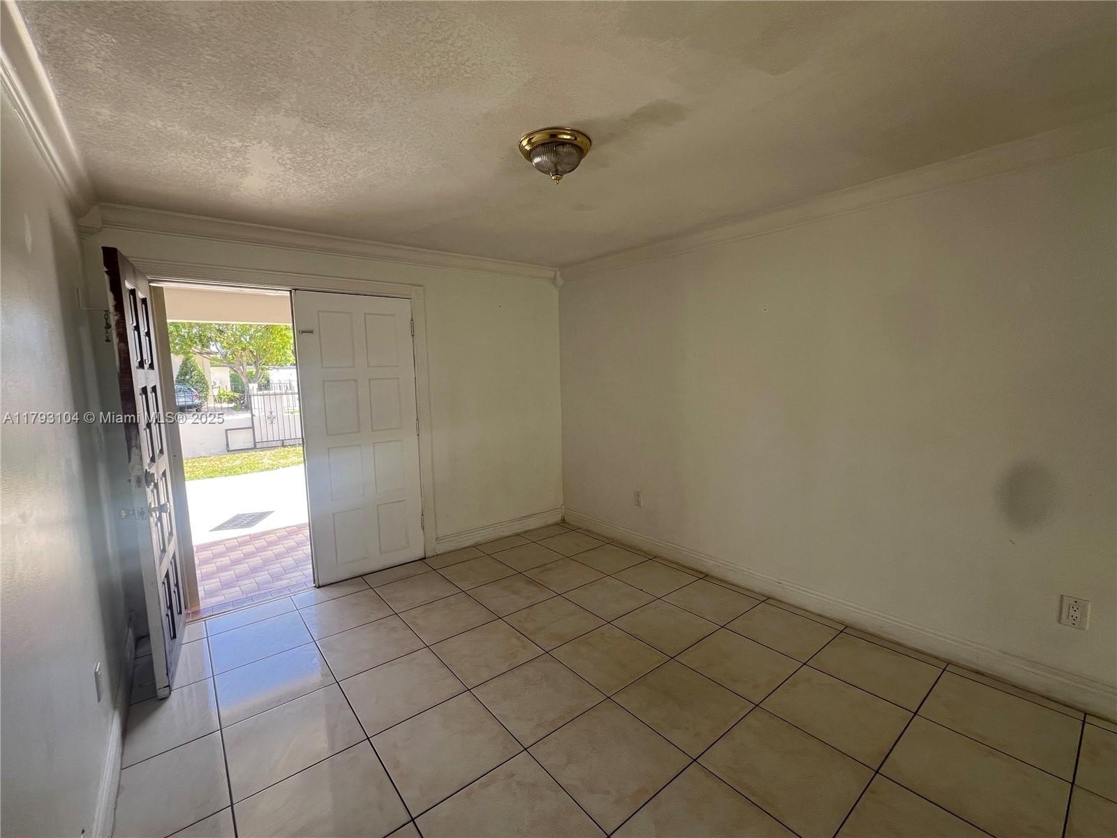 Miami, Florida, 33165, United States, 4 Bedrooms Bedrooms, ,2 BathroomsBathrooms,Residential,For Sale,1936864