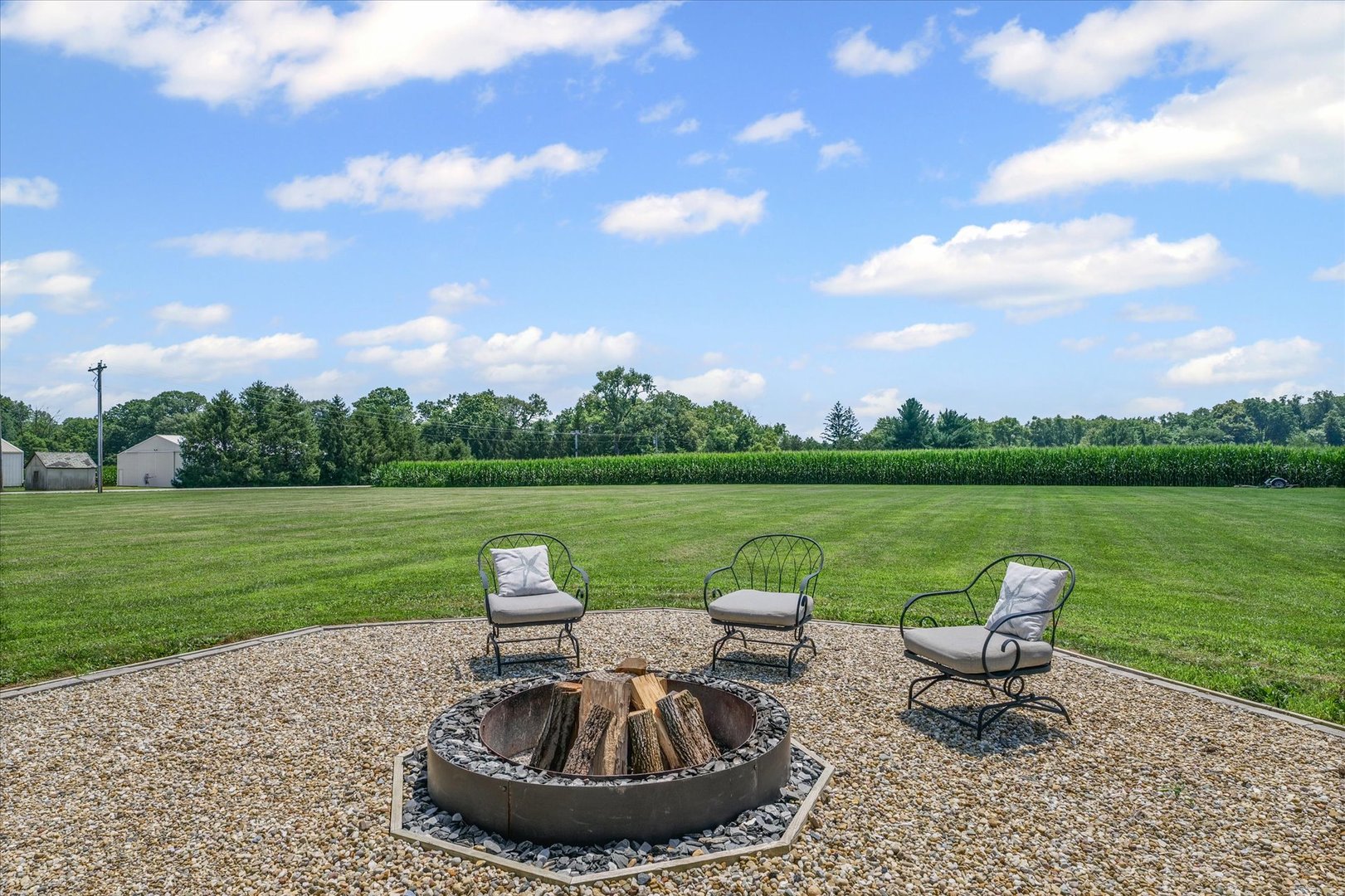 Sidney, Illinois, 61877, United States, 3 Bedrooms Bedrooms, ,2 BathroomsBathrooms,Residential,For Sale,1913394