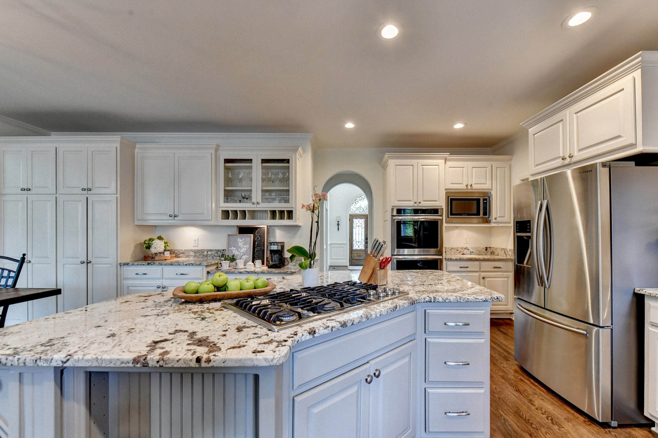  Stunning, Fully Renovated Glen Abbey Home Nestled in the Heart of Alpharetta - 物件實景