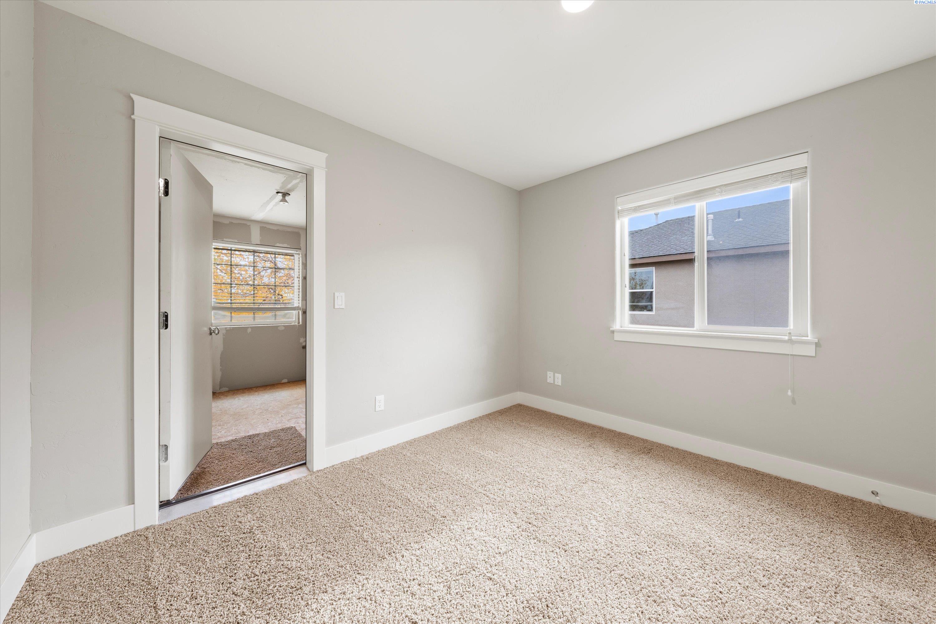 Richland, Washington, 99352, United States, 5 Bedrooms Bedrooms, ,3 BathroomsBathrooms,Residential,For Sale,1987518