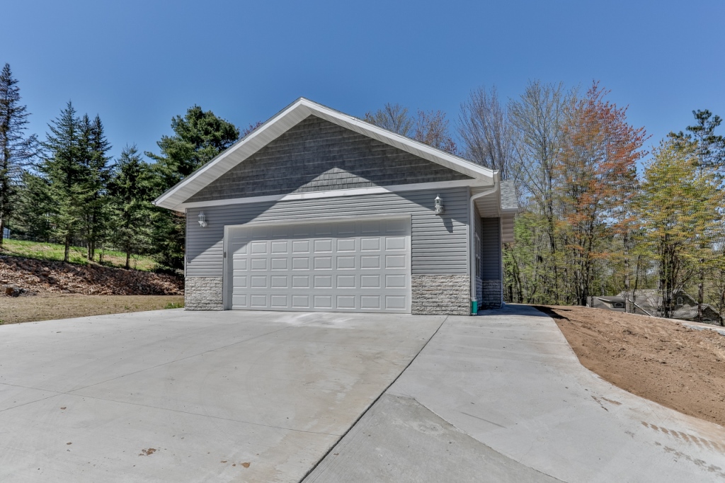 Wausau, Wisconsin, 54403, United States, 6 Bedrooms Bedrooms, ,4 BathroomsBathrooms,Residential,For Sale,1819145