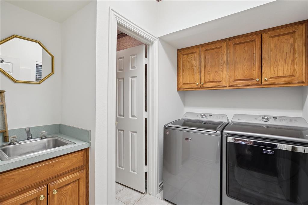 Denton, Texas, 76205, United States, 4 Bedrooms Bedrooms, ,4 BathroomsBathrooms,Residential,For Sale,1915796